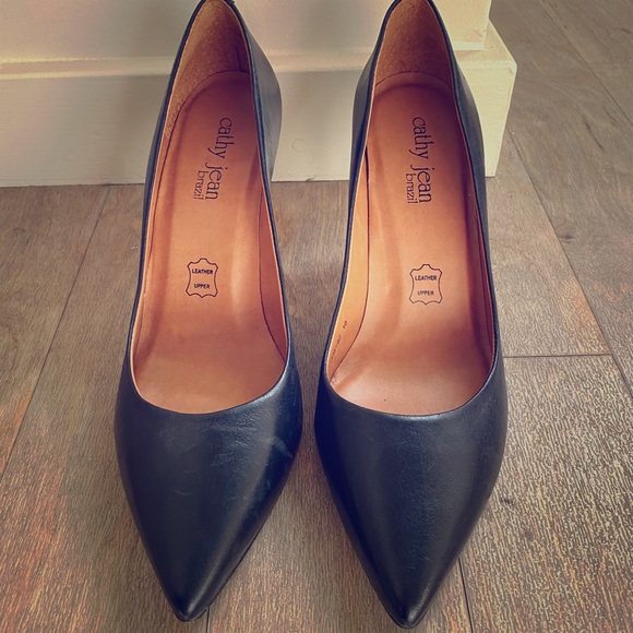 Cathy Jean Shoes - Black close toed heels